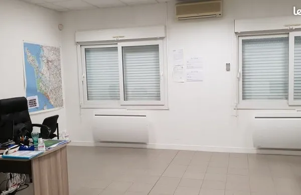 BUREAU de 160M2 à Louer