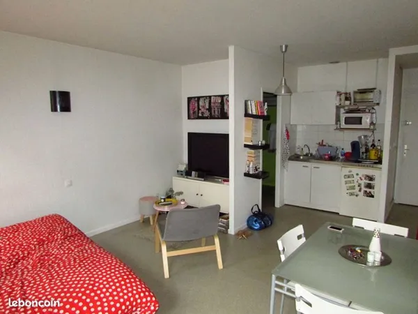 Studio 1 pièce 28 m²