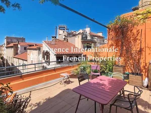 Appartement - terrasse plein sud- Surf.Hab 64 / 65 M²- terrasse 28 M² - type duplex - Place de la Lo