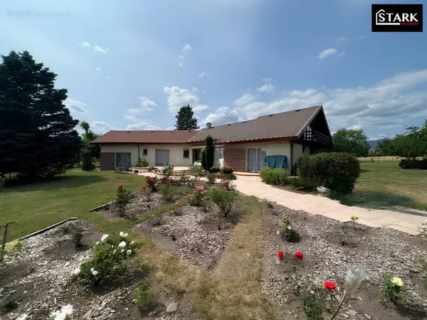 Maison 10 pièces 272 m²