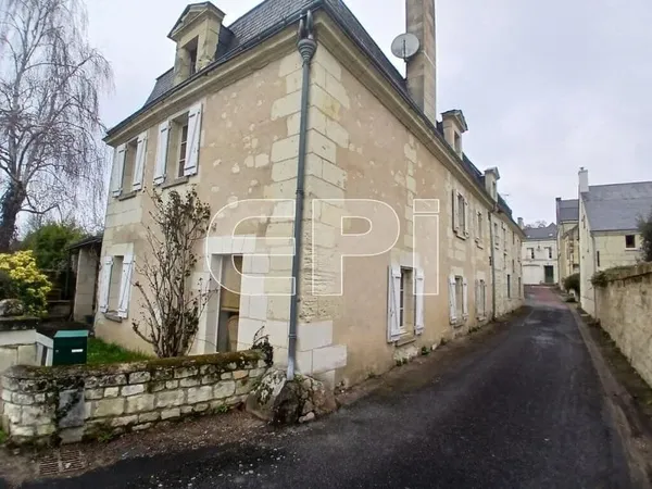 LERNE. En campagne à 15 min de Chinon, maison d'habitation anci