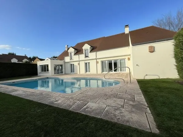 Maison 8 pièces 254 m²