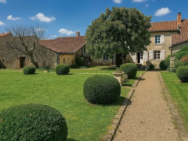 Bien d’exception Vente Saint-Claud 5p 150m² 239000€