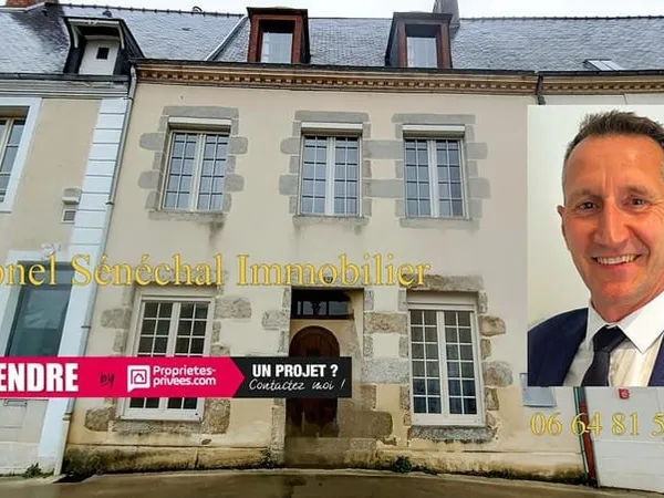 Maison de ville atypique avec ses superbes façades extérieures en pierre de 118 m2 habitables (160 m