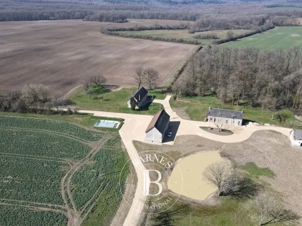 NEUVY-SUR-BARANGEON - PROPRIÉTÉ D'AGRÉMENT SUR 230 HECTARES