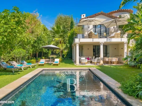 Villa 8 pièces 312 m²