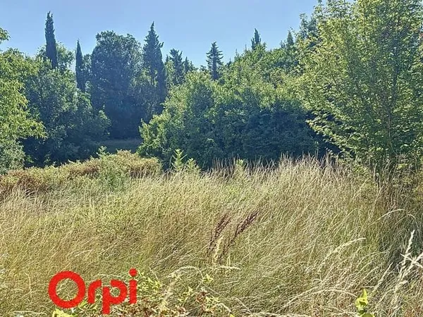 Terrain 613 m²
