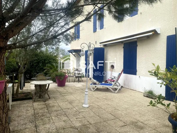 Grande propriété de charme avec dépendances et terrain arboré à Eymouthiers