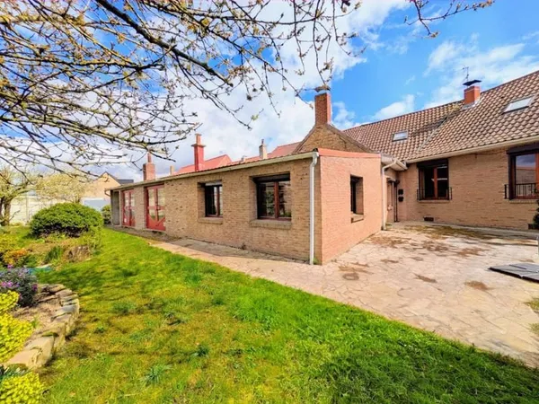 Maison 6 pièces 240 m²