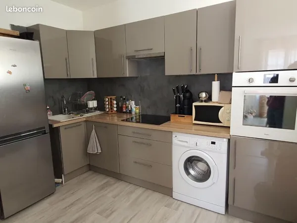 Petite maison 60 m² en cour privée sécurisée - Disponible rapidement