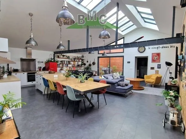 Loft 5 pièces 166 m²