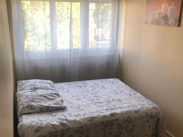Chambre de 11,5 m2 dans appartement de 62m2 en colocation à Massy Limite Antony au calme