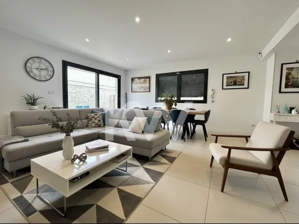 Maison rénovée de 4 pièces (138 m²) à la chapelle saint Mes
