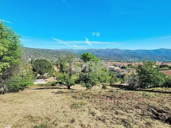 Terrain 787 m²