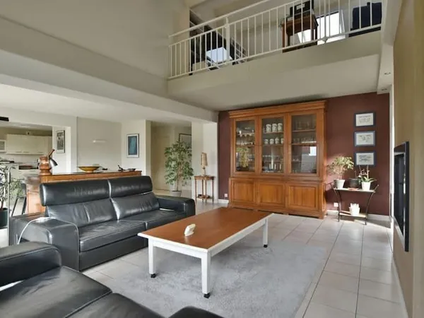 Maison 6 pièces 166 m²