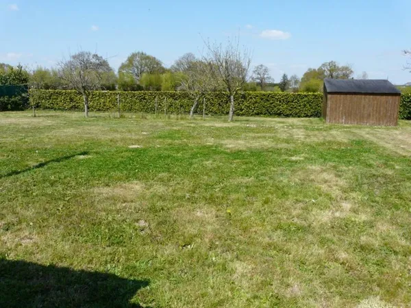 Terrain 615 m²