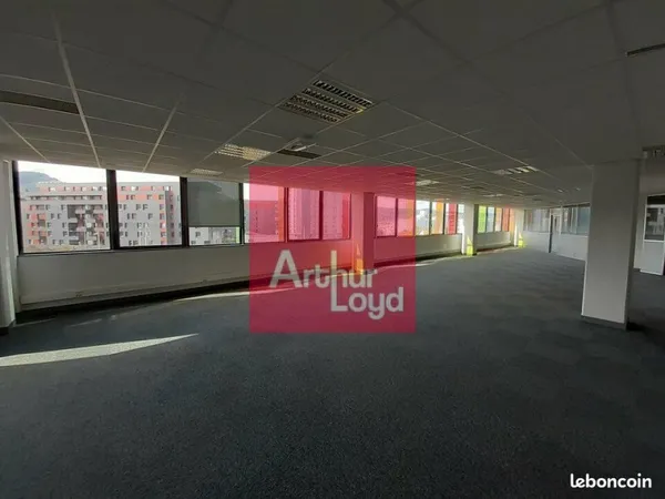 BUREAUX 567 m² CLERMONT-FERRAND