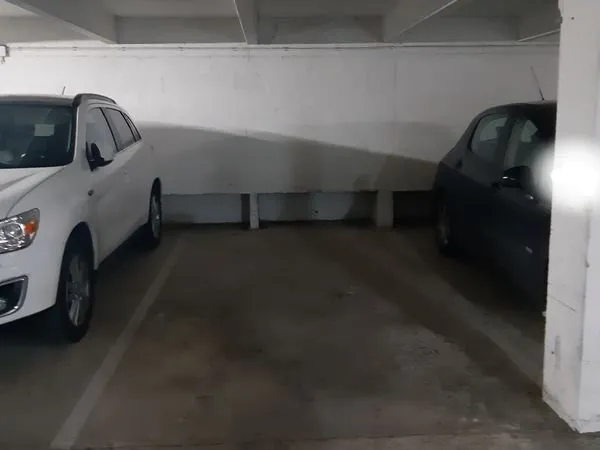 Loue parking 12m²