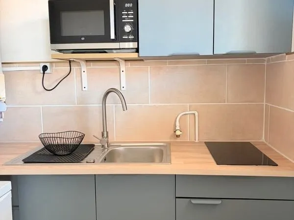 Studio rénové et meublé