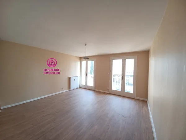 ROUSSILLON !! Appartement T4 avec ascenseur, 85 m2 habitable
