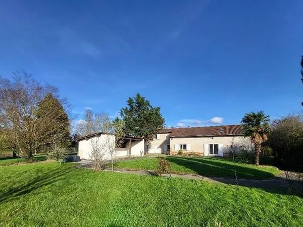 Maison 12 pièces 271 m²