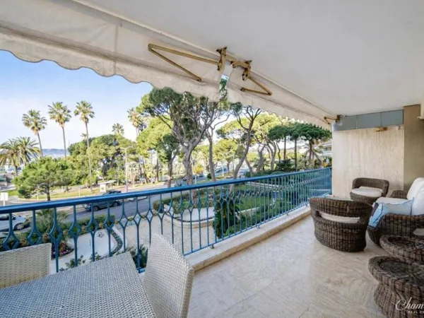 CANNES - LA CROISETTE - APPARTEMENT D'EXCEPTION - VUE MER - 227