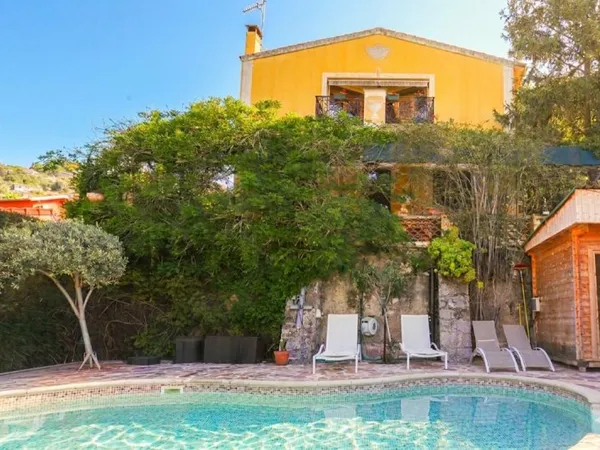 Menton Quartier Borigo | Propriété de charme avec dépendances et piscine