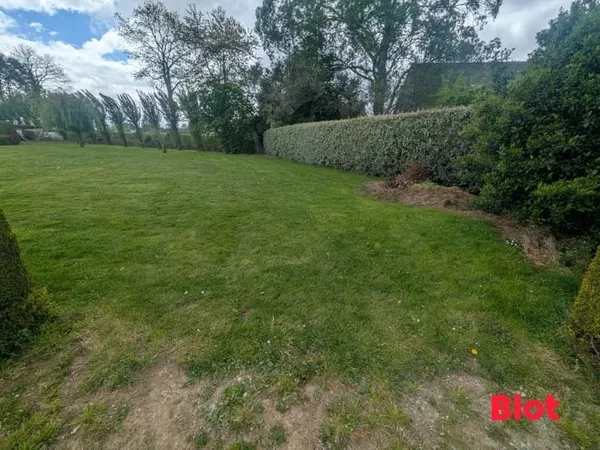 A vendre chez BLOT VITRE terrain constructible 440m² ERBREE