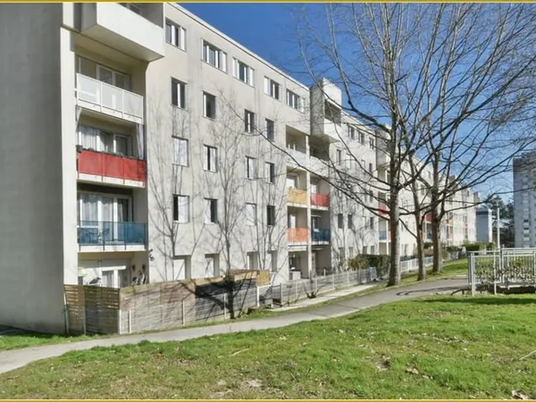 MOURENX - APPARTEMENT LOUE - 69 m² HABITABLE
