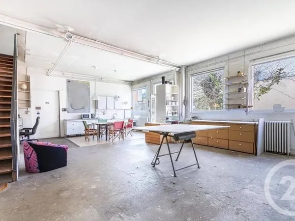 Local 5 pièces 185 m²