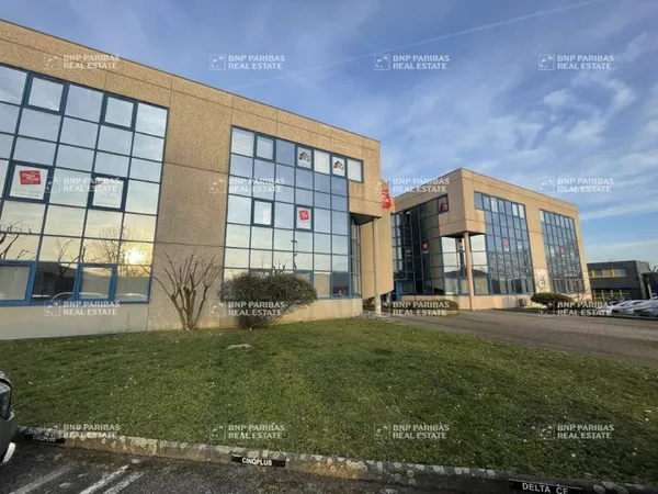 Bureau 385 m²