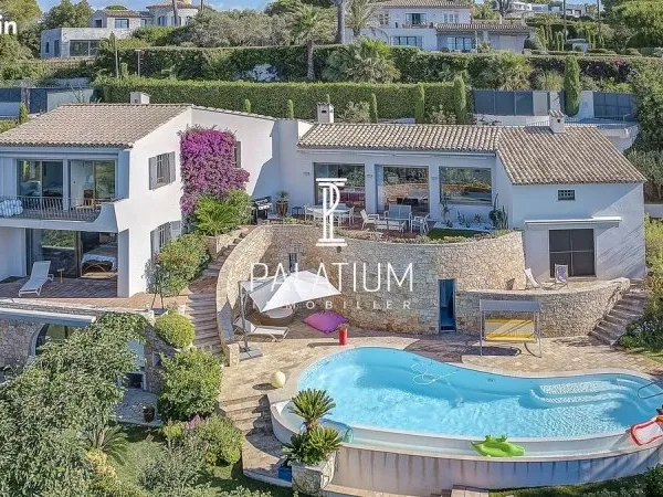 Villa 6 pièces 228 m²