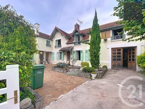 Maison 7 pièces 248 m²