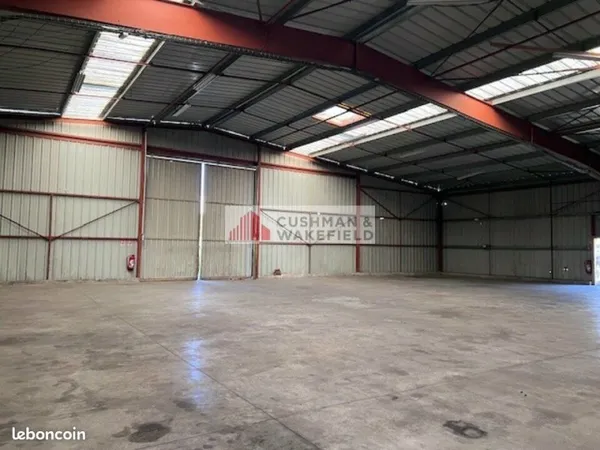 LOCAL D'ACTIVITE 600 m² NIMES
