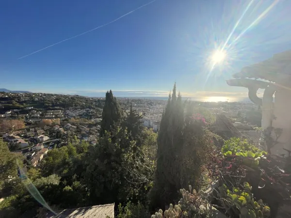 Haut de Cagnes maison de village terrasse vue mer