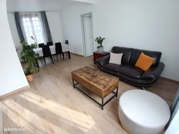 Chambres meublées en colocation dans appartement entièrement rénové à neuf avec jardin
