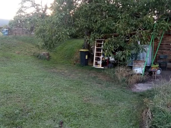 Particulier vend terrain constructible non viabilisé quartier du Bouc d'Or hors lotissement de 17 a