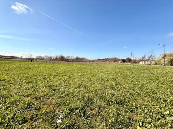 Terrain 2385 m²