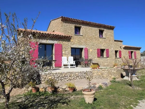 Villa 6 pièces 207 m²