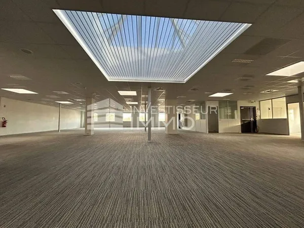 Bureaux 647 m²
