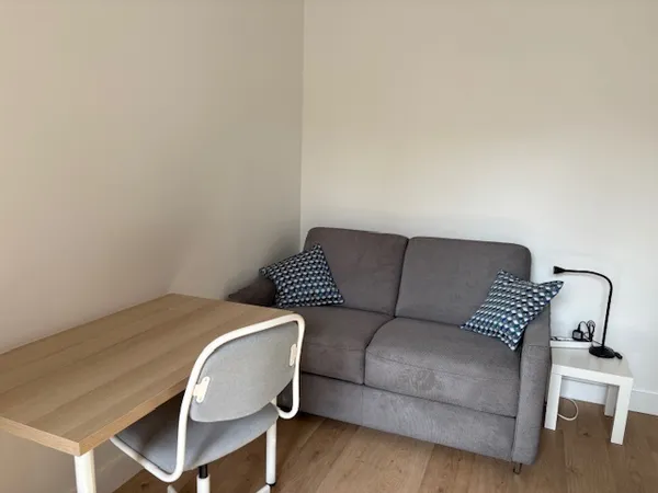 Loue petit studio Courbevoie