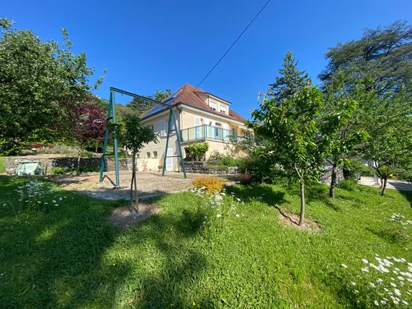 Maison familiale pleine de charme à Seyssins Village