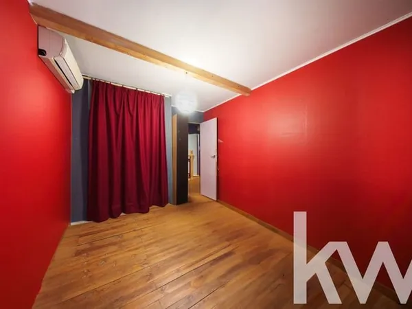 MAISON DE BOURG 8 PIÈCES DE 160 m² - ROMAGNAT (63540)