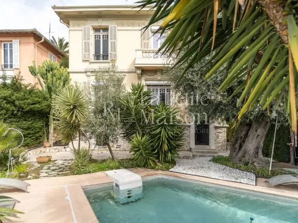 Hôtel Particulier -Calme -Vue mer- Cimiez- Piscine- Garages- Demeure prestige