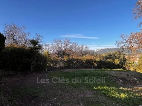 Terrain 572 m²