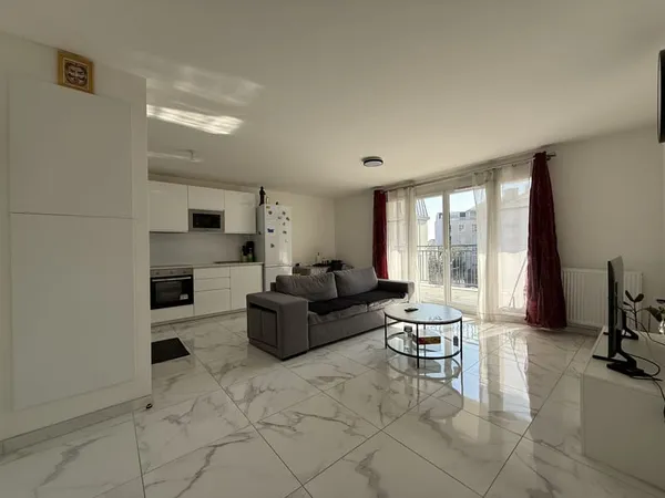 APPARTEMENT F4 - LE BLANC-MESNIL