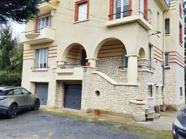 Maison 11 pièces 222 m²