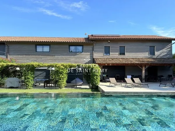 À vendre - Propriété atypique avec fort potentiel locatif à Sa