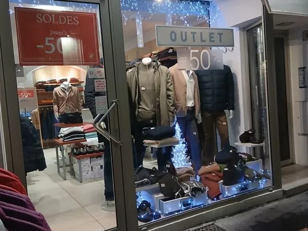 Location boutique en coeur de ville , artere principale des commerces