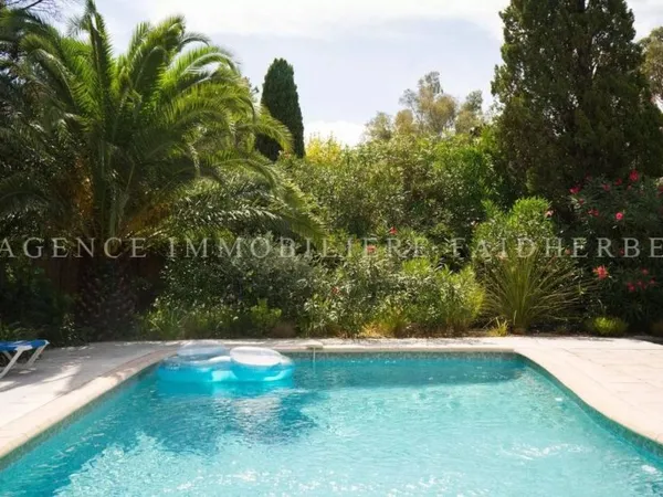Maison Location Saint-Tropez   40000€